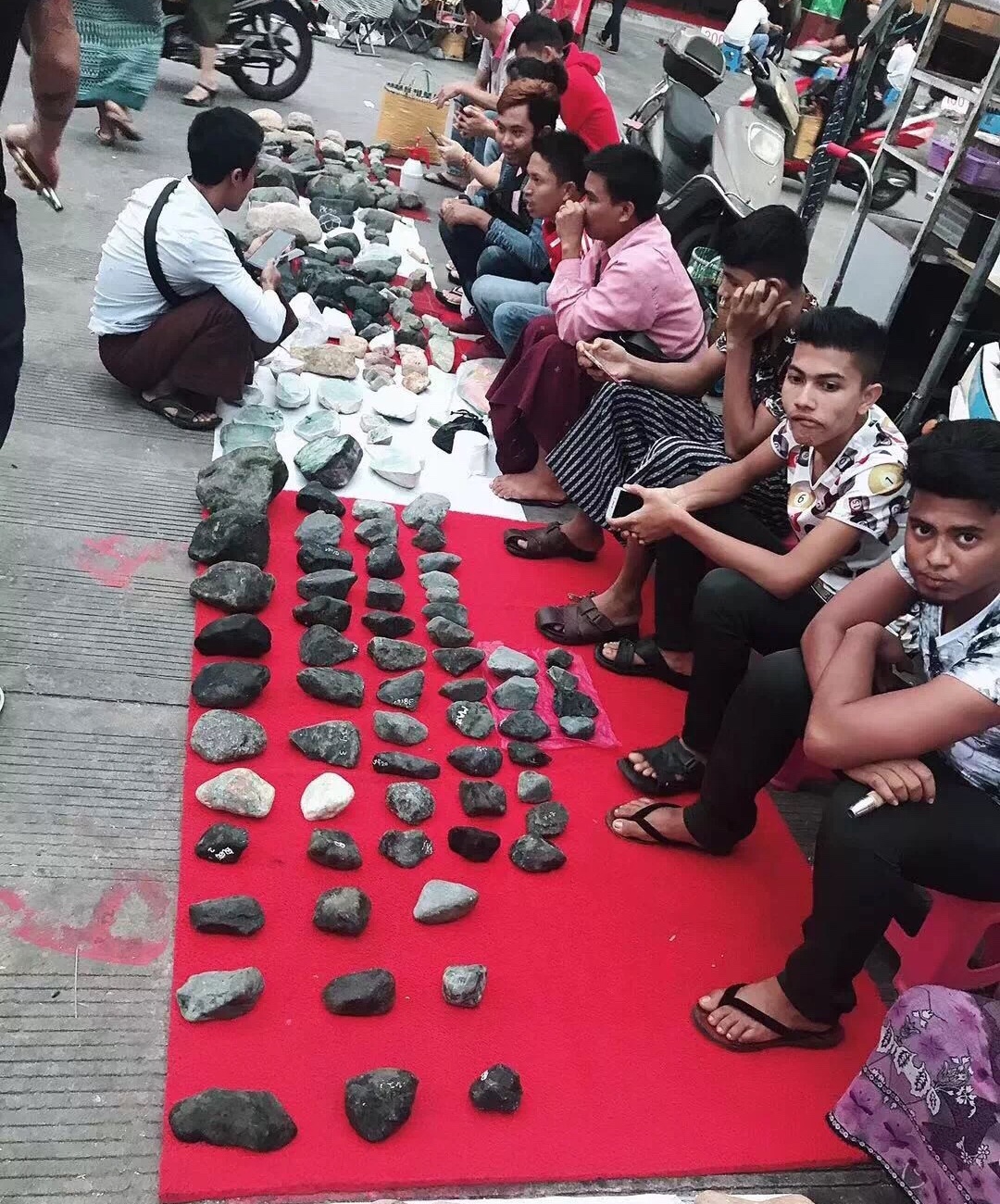 翡翠原石都有哪些市场，他们都在哪里？  第2张