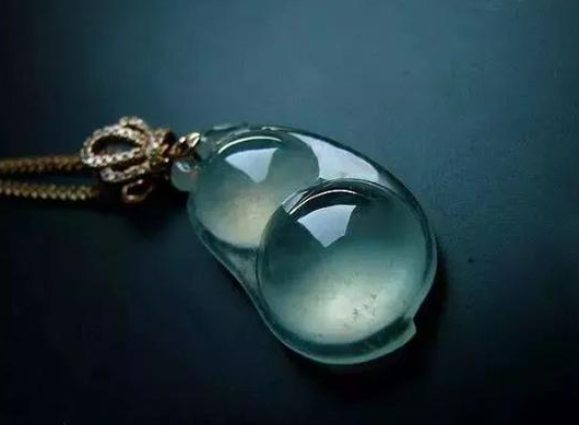 它称为翡翠界的“蓝色妖姬”，据说未来10年可能比房子还要值钱  第2张