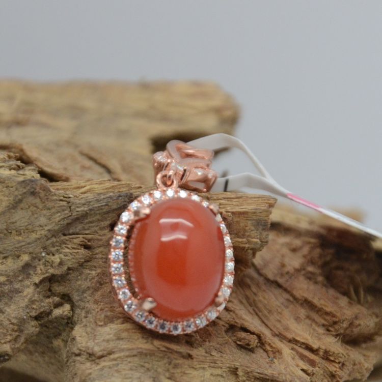 缅甸翡翠玉图片锆石戒指价格为什么那么便宜  第2张