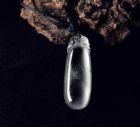 沙河翡翠城多少钱一平玻璃种翡翠价格为何总是有价无市？原因在哪里？  第4张