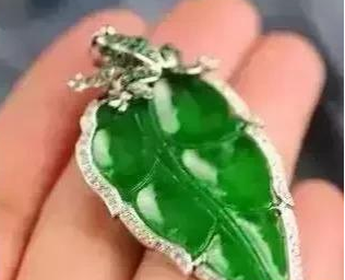 同样是满绿翡翠，为什么偏偏这个就不值钱？  第4张