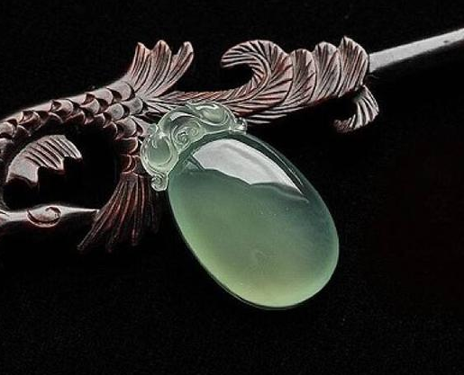 沙河翡翠城多少钱一平玻璃种翡翠价格为何总是有价无市？原因在哪里？  第2张