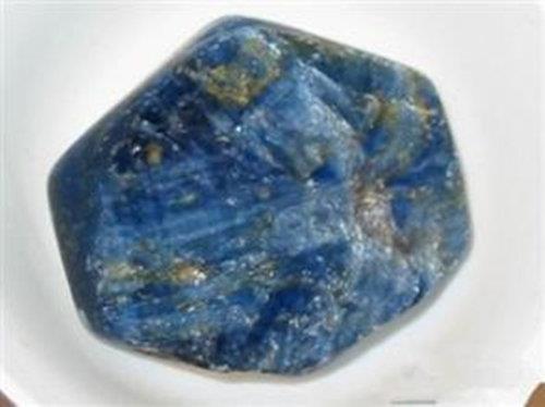 投资蓝宝石原石需要注意什么？  第1张