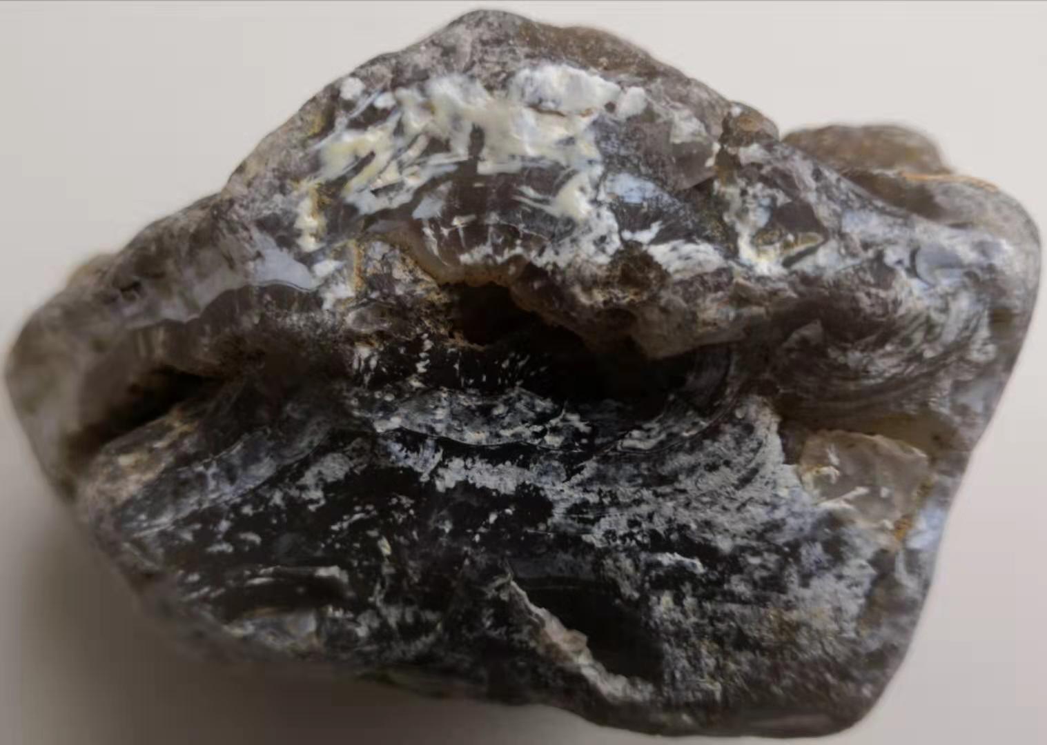 用砂纸打磨翡翠原石玛瑙玉髓原石有收藏价值吗？  第1张