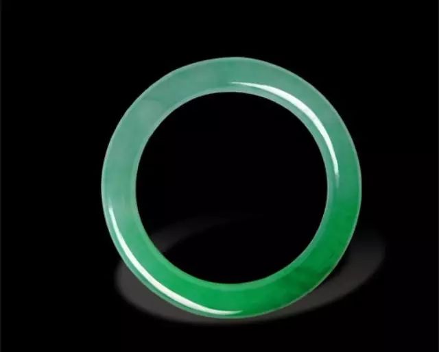 都说翡翠升值空间大，为啥你买的翡翠手镯一直在掉价！  第7张