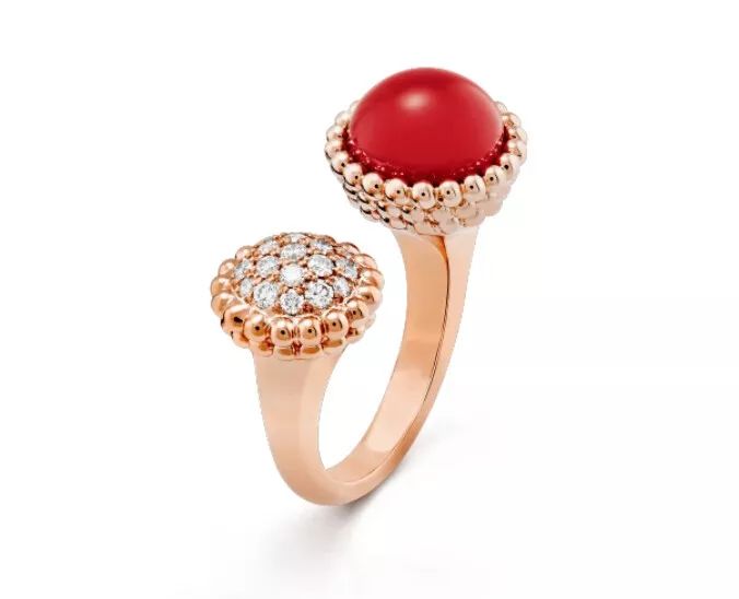 买什么牌子的翡翠手镯真相还是炒作：玉髓这样的地摊货，被老外卖了十几万？  第9张