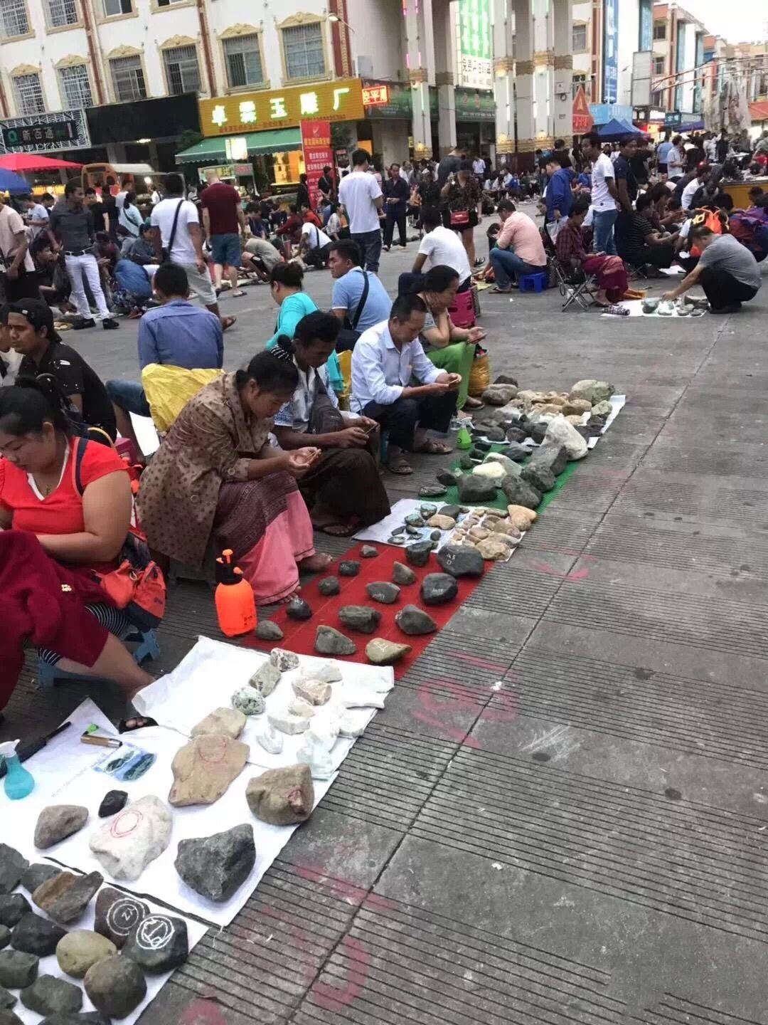 翡翠原石都有哪些市场，他们都在哪里？  第4张