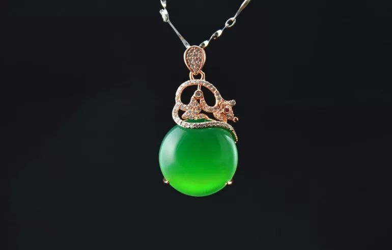 揭秘：一小块玉髓卖到了350万？  第8张