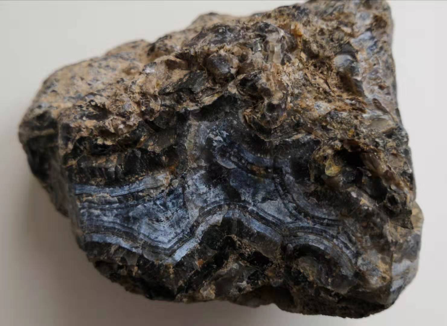 用砂纸打磨翡翠原石玛瑙玉髓原石有收藏价值吗？  第3张