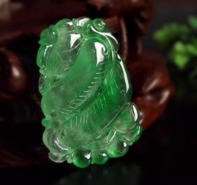 七彩云南翡翠艺术馆翡翠是不是越复杂价格就越贵？  第1张