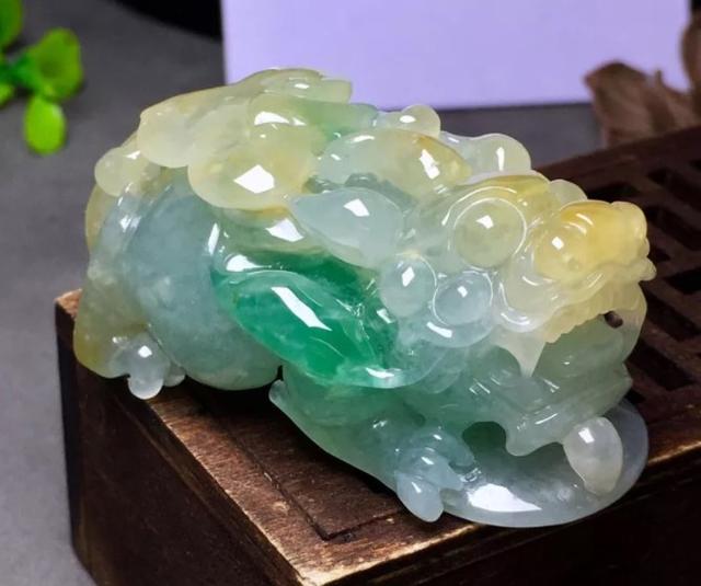 翡翠手镯多宽好看翡翠交易市场里的那些“潜规则”  第5张