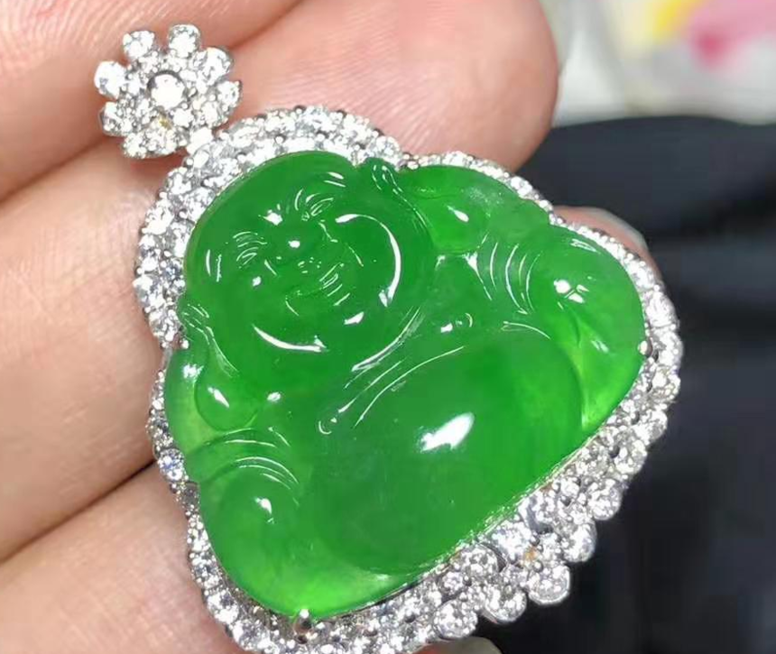 不能称斤算价格的翡翠，该如何判断它的价值呢？  第1张