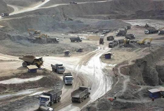 为什么翡翠卖得贵？6天搬空一座大山！  第4张