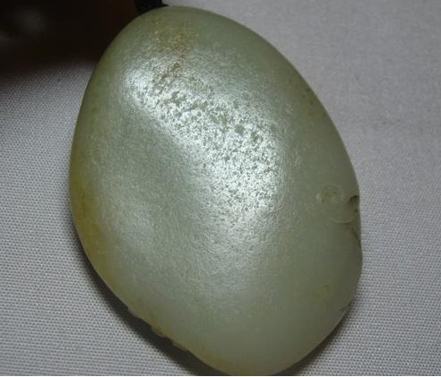 和田玉青白玉值钱吗  第2张