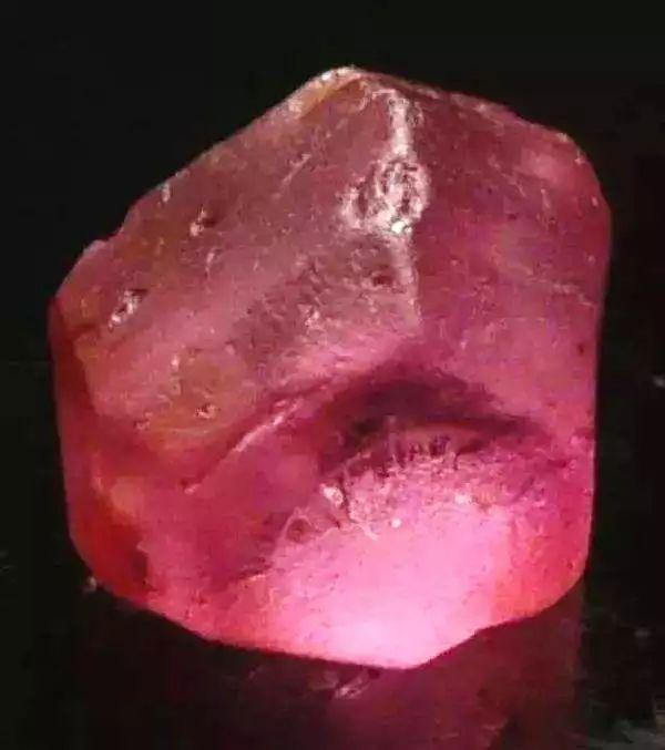 看似普通却最值钱，这些石头克价上万  第12张