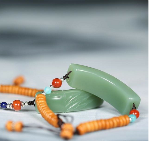 翡翠手镯芯图片大全和田玉未来发展趋势：和田玉首饰化趋势逐渐凸显  第2张