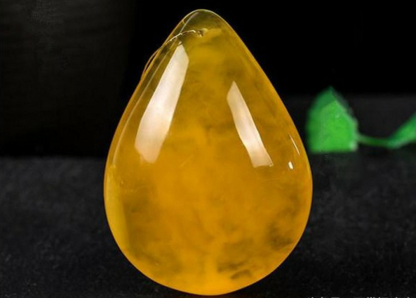 俄料蜜蜡为什么比乌料贵？怎么辨别蜜蜡？  第4张