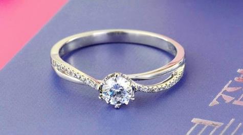 京东翡翠手镯白金钻戒价格多少钱？不要被忽悠，不是所有白色金属都叫白金  第1张