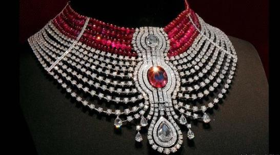 祖母绿与红蓝宝，哪种价格更贵？  第2张