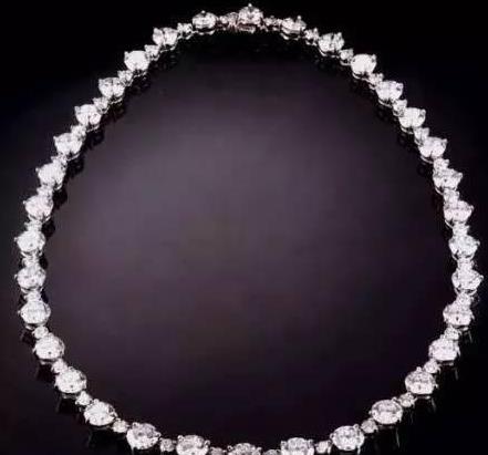 玉和翡翠那个贵欣赏世界上最贵的各种珠宝，有的拍卖出不菲价格，都有这些宝石！  第2张