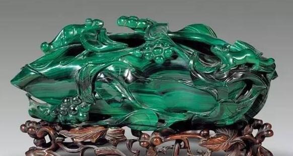 孔雀石和绿松石哪个值钱，绿松石的价格要高很多  第2张