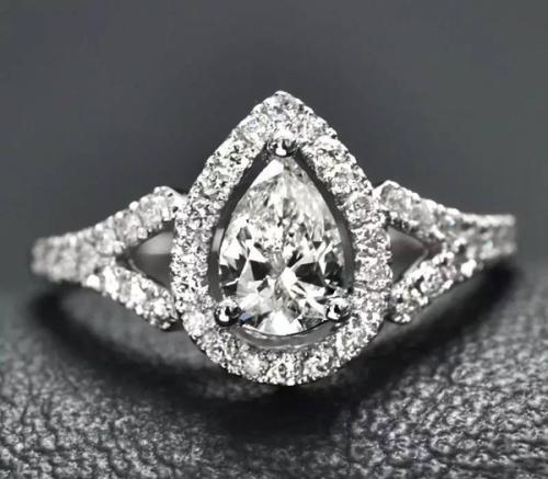 翡翠耳坠多少钱1克拉钻戒颜色和净度对它的价格影响多大  第1张