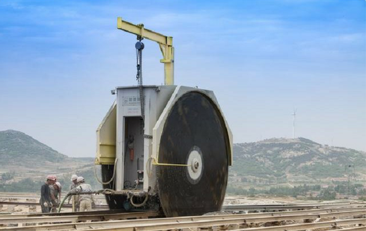 缅甸翡翠手镯飘黄翡翠全国各地石材价格上涨的原因是什么  第3张