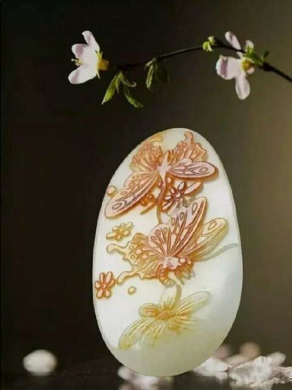 2万翡翠吊坠“玉瓶泻尊中,玉液黄金脂” 什么样的玉石具有收藏价值? 第7张