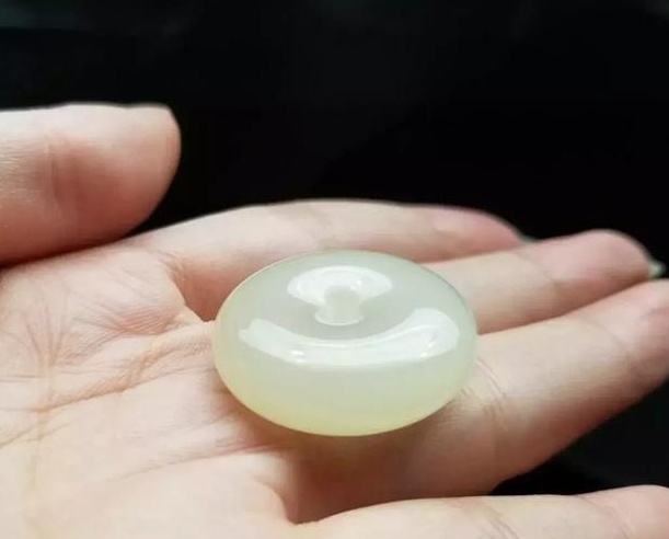 和田白玉太贵玩不起？那了解一下青白玉啊！  第4张