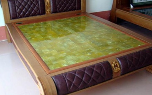 翡翠手镯宽厚图片什么是玉石床垫 玉石床垫价格  第4张