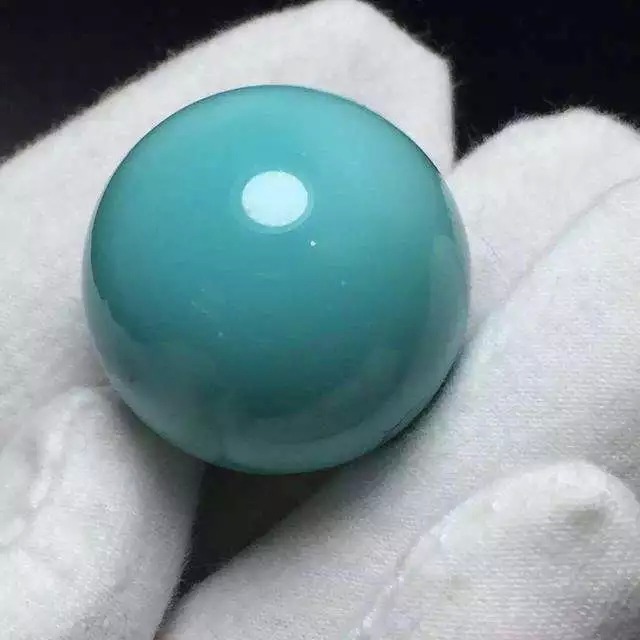 滇西玉石翡翠交易中心2019年收藏什么样的藏品有升值潜力？  第4张