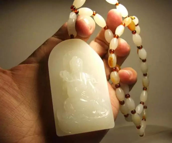 翡翠原石怎么切割视频为什么说羊脂玉的收藏价值极高？  第1张