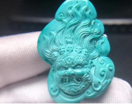 翡翠挂件摔坏了绿松石价格行情大揭秘！价格是否会一路攀升！  第3张