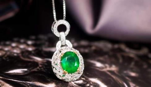 影响祖母绿吊坠价格的因素有哪些？  第2张