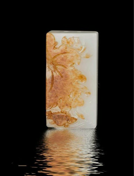 2万翡翠吊坠“玉瓶泻尊中,玉液黄金脂” 什么样的玉石具有收藏价值？  第2张