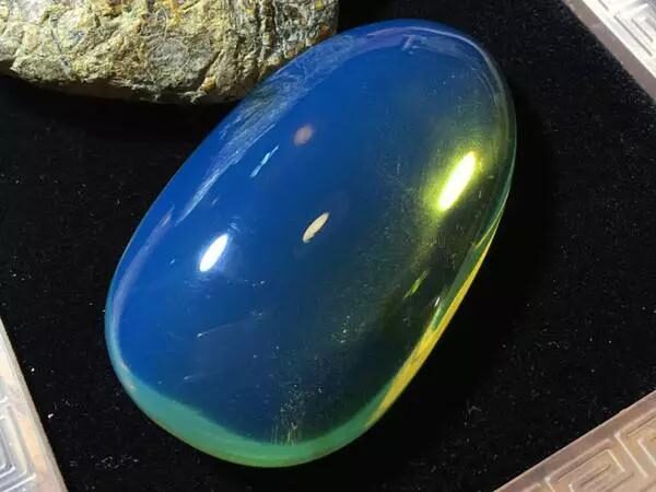 和田玉、琥珀、南红、绿松石近10年的价格走势  第2张