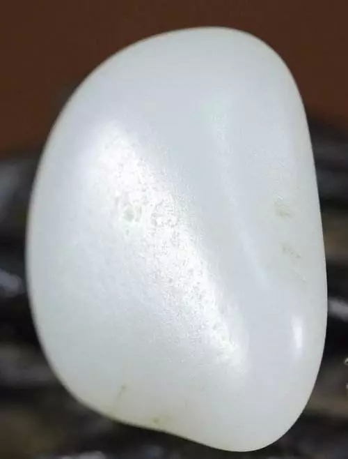 滇西玉石翡翠交易中心2019年收藏什么样的藏品有升值潜力？  第1张