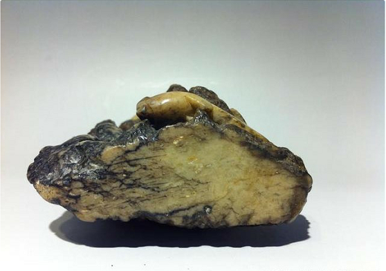 怎么鉴定白色翡翠青田石的价格一般多少钱  第2张