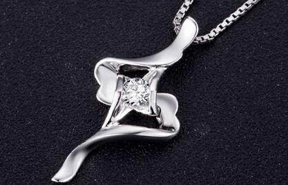 糯种翡翠珠串价格价格不贵造型新颖，时尚铂金饰品大受欢迎  第2张