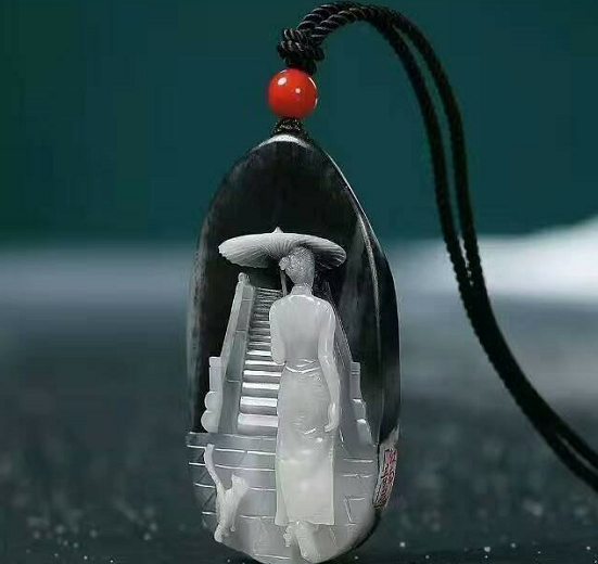 2万翡翠吊坠“玉瓶泻尊中,玉液黄金脂” 什么样的玉石具有收藏价值？  第6张