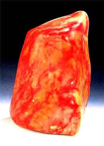 翡翠镶嵌价格中国“四大奇石”之一的鸡血石，有收藏价值吗？  第7张