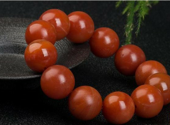 保山南红多少钱一克？保山南红为何价值不菲？  第1张