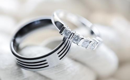 只知道铂金、k金？ 它才是珠宝界的黑马，设计师最爱的材质  第3张