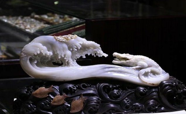 珠海翡翠雕刻山料真的不如籽料吗？  第3张