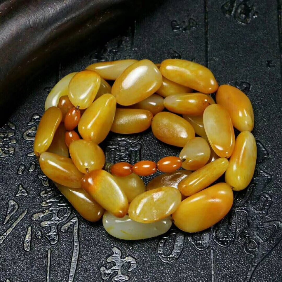 翡翠手镯摔裂价值黄沁籽料的价格为什么那么高？和田玉新老玩家必看  第6张