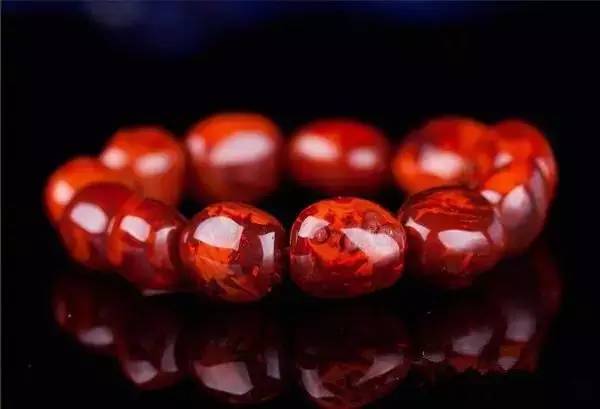 a货翡翠镯子价格图片红玛瑙什么价格？红玛瑙手镯一般多少钱？  第2张