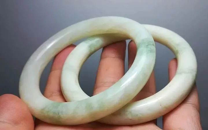 玻璃种翡翠原石交易吧四大名玉大比拼：到底哪个烂大街，哪个涨上天？  第6张