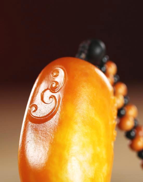 翡翠手镯摔裂价值黄沁籽料的价格为什么那么高？和田玉新老玩家必看  第2张