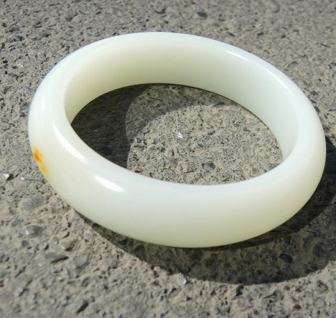 为什么市面上很多羊脂玉手镯价格极其便宜？  第4张