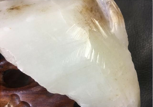 为什么市面上很多羊脂玉手镯价格极其便宜？  第1张